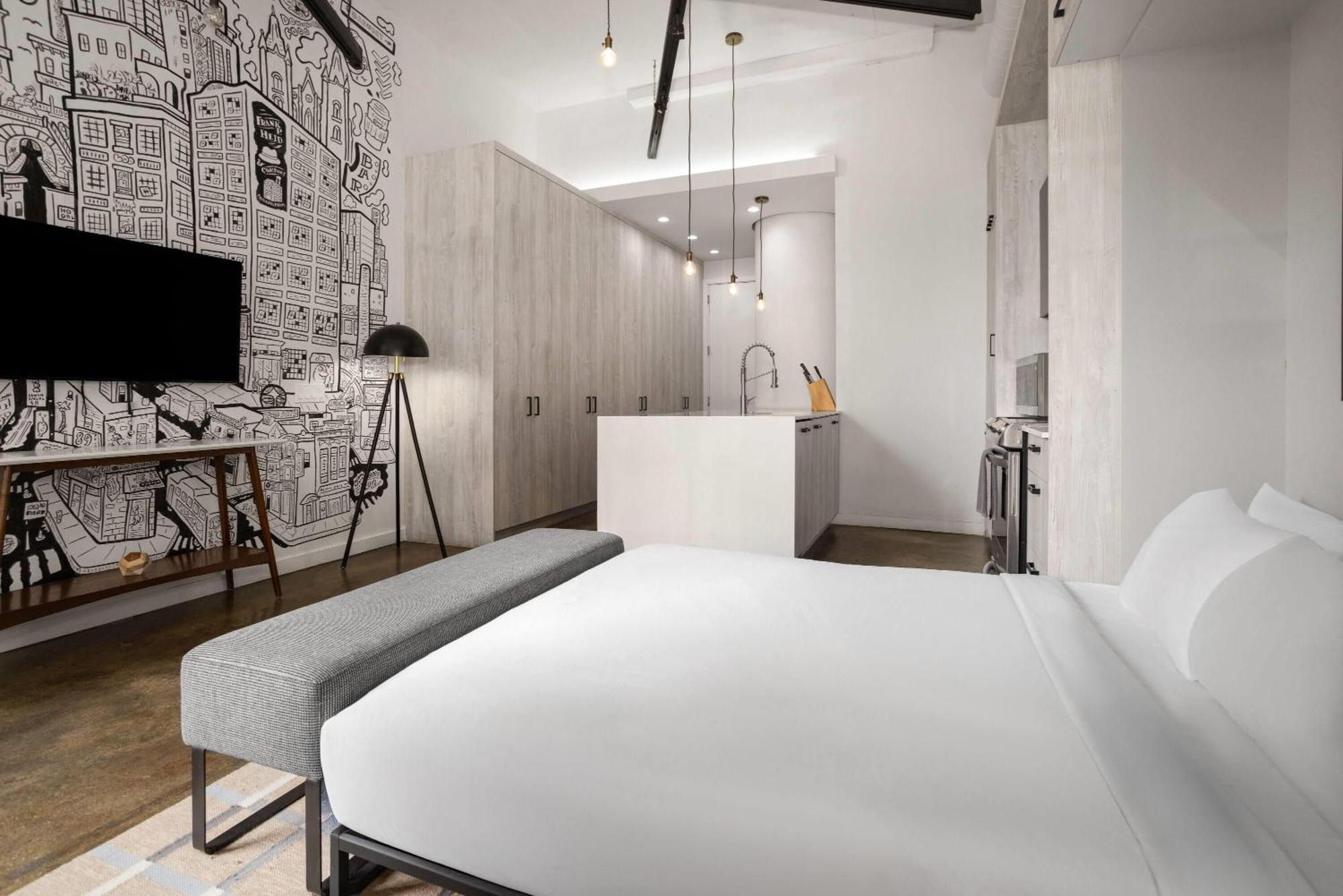 Queen Studio Apartment Non-Smoking