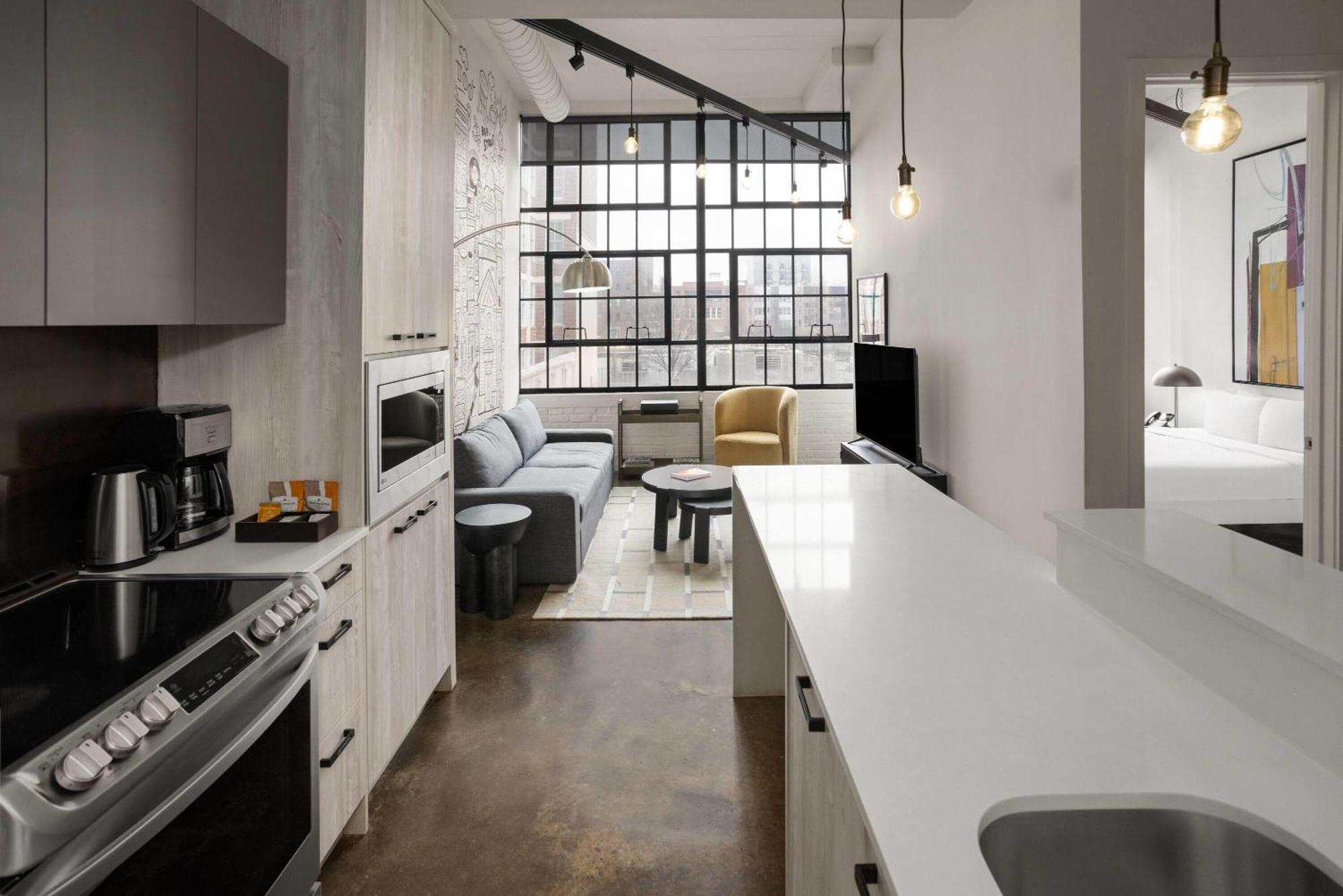 One-Bedroom Superior Queen Apartment Non-Smoking