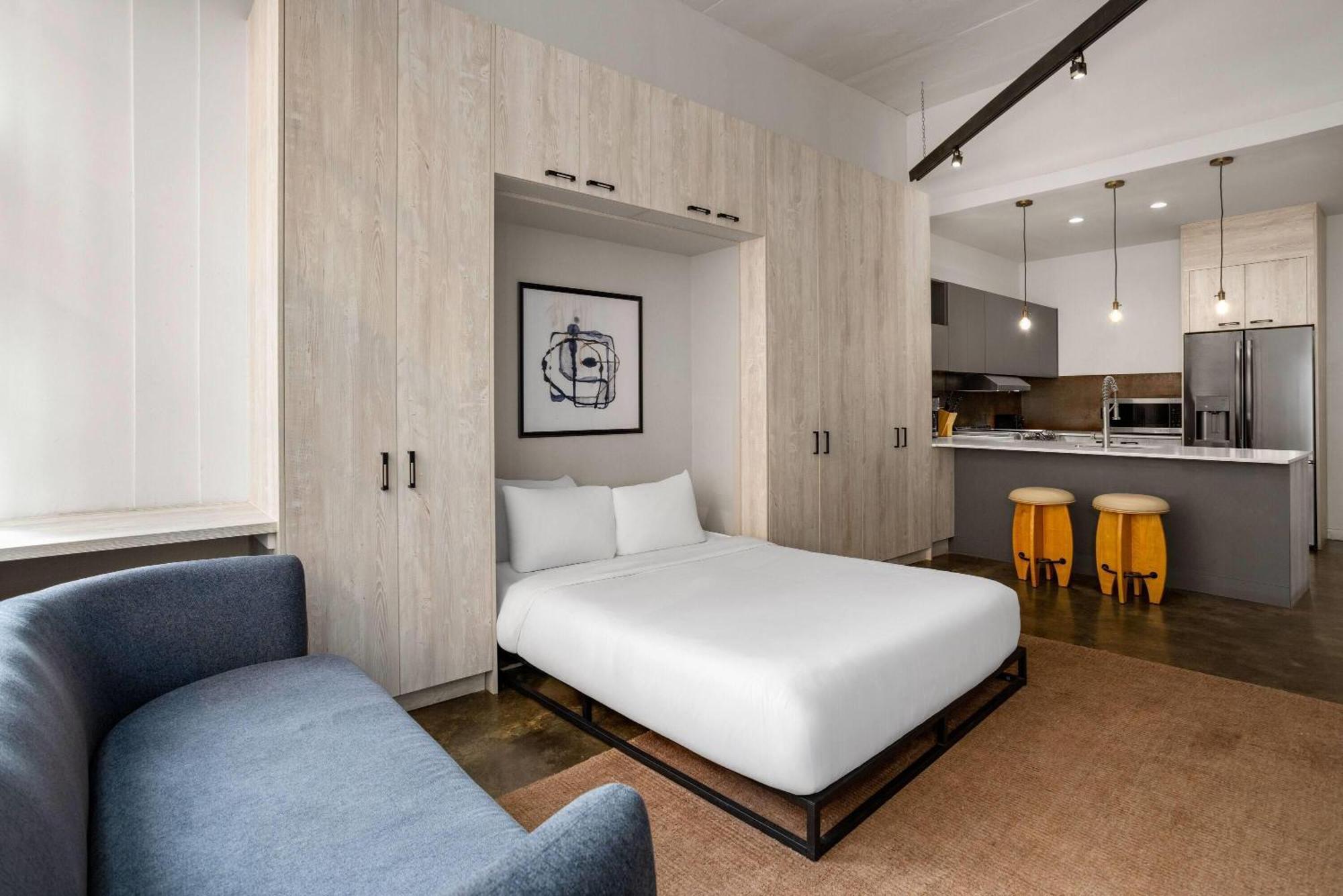 Queen Studio Apartment Non-Smoking