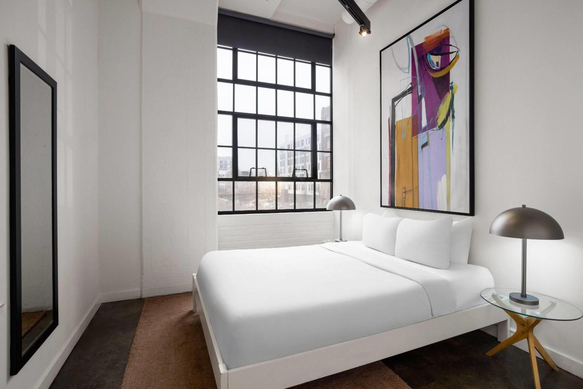 One-Bedroom Superior Queen Apartment Non-Smoking