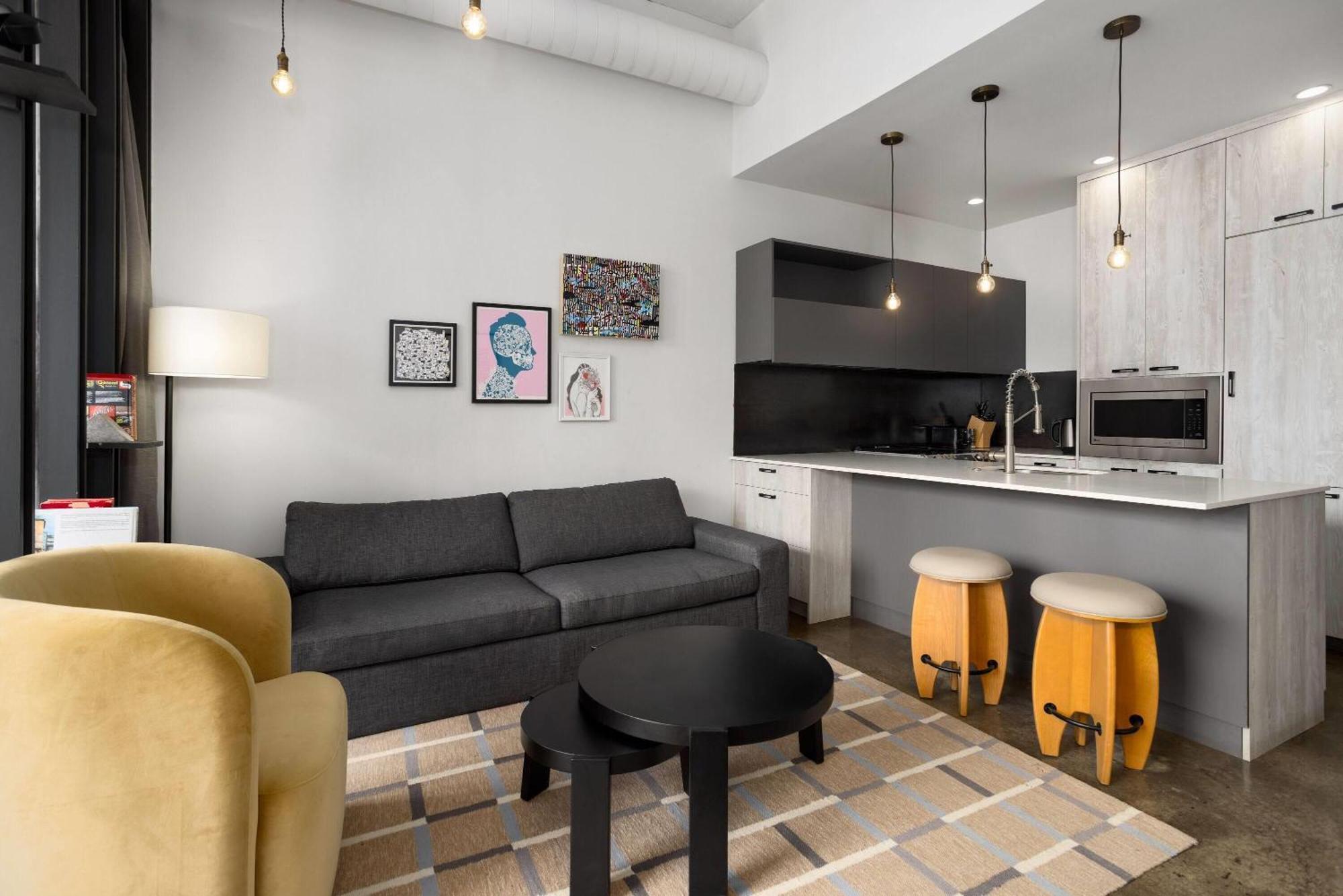 One-Bedroom Urban King Apartment Non-Smoking