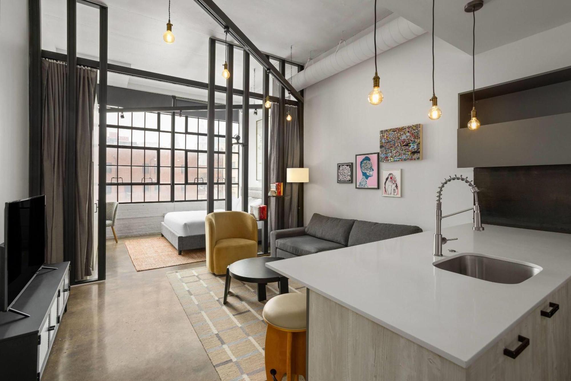 One-Bedroom Urban King Apartment Non-Smoking